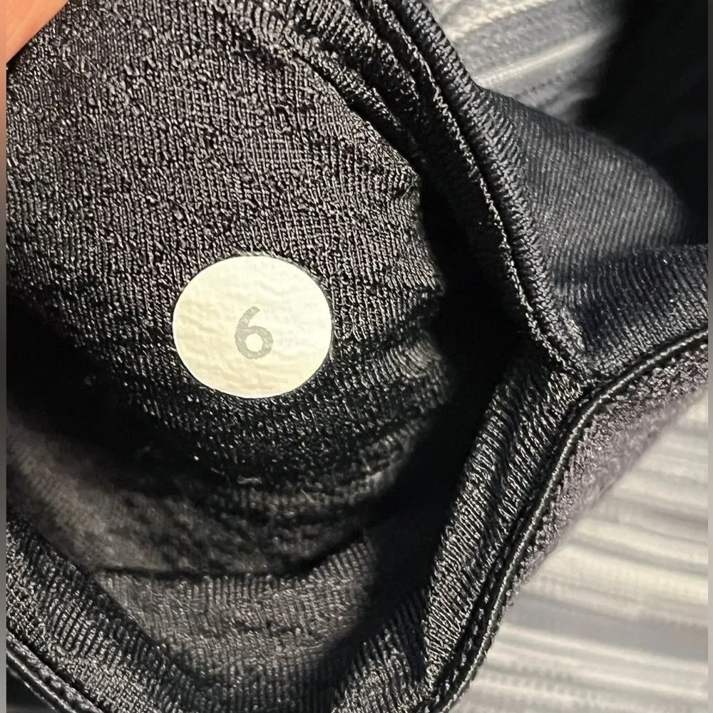Lululemon Stripe Biker Running Shorts Sz 6 Small